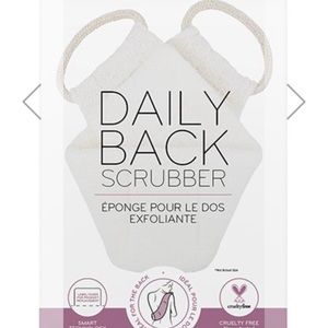 6/$25 NWT DAILY CONCEPTS BACK SCRUBBER